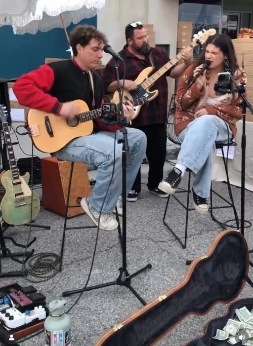 Live Music: Cicadas, 6-9 pm/ Food Truck: Cousin's Maine Lobster