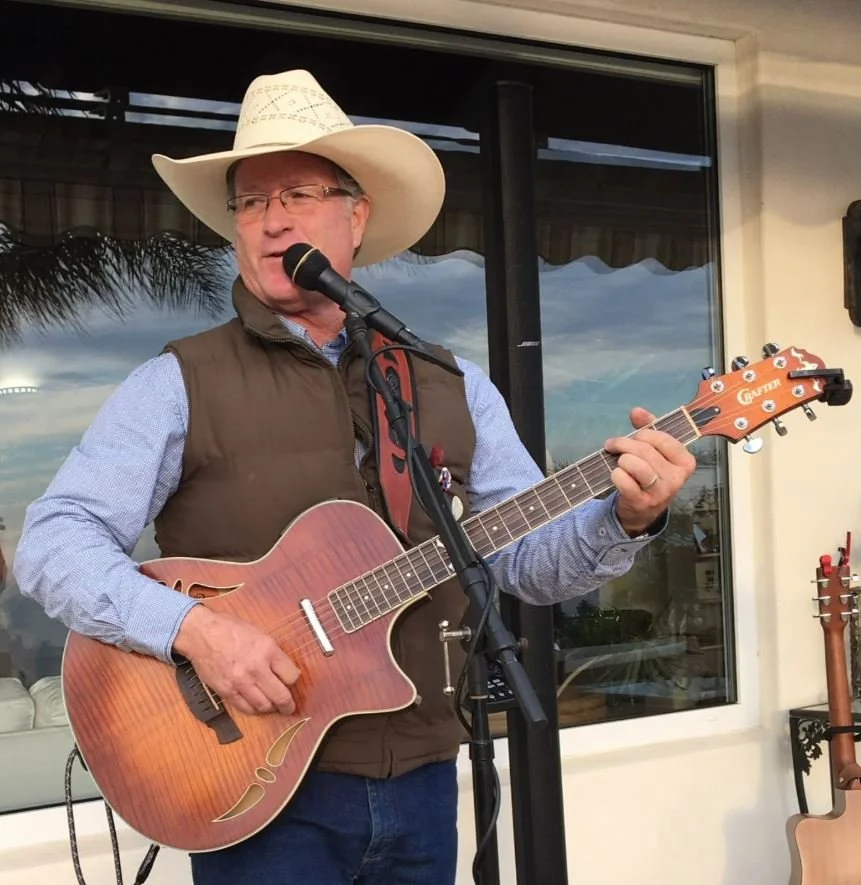 Live Music: Ron Miller, 6-9 pm/ Food Truck: DisFruta