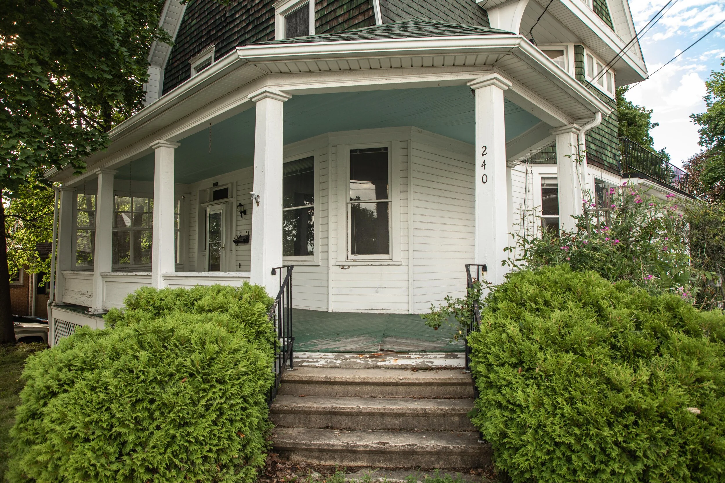 Investment Real Estate For Sale at Auction 240 W Fairview Street