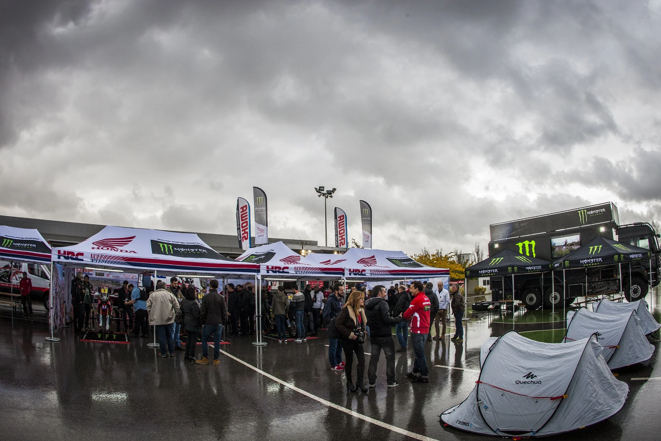 monsterenergyhondateam17_dakarday9963_ps_3600.jpg