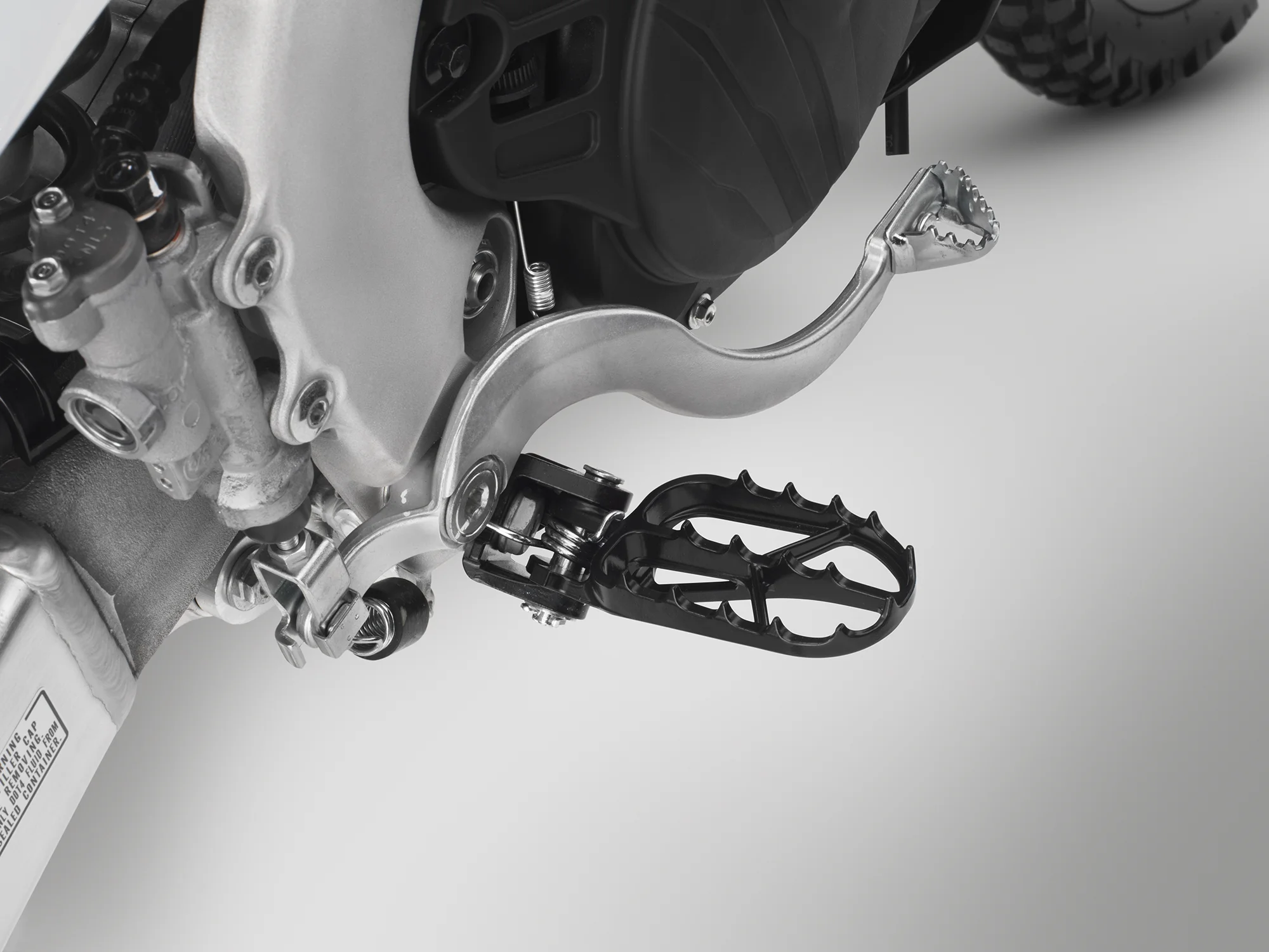 19 Honda CRF450L_footpeg R.jpg