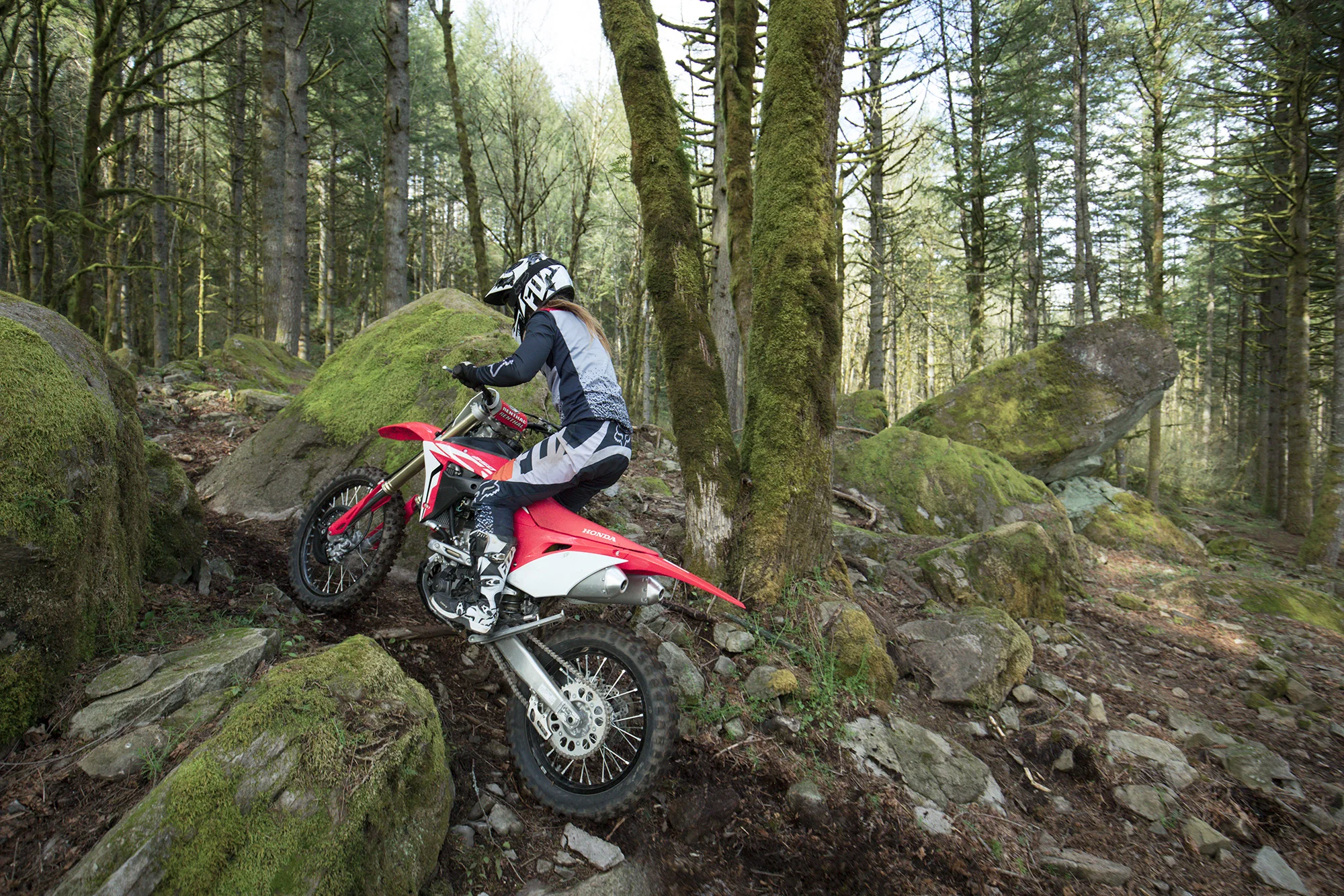 19 Honda CRF250RX_Action_11.jpg