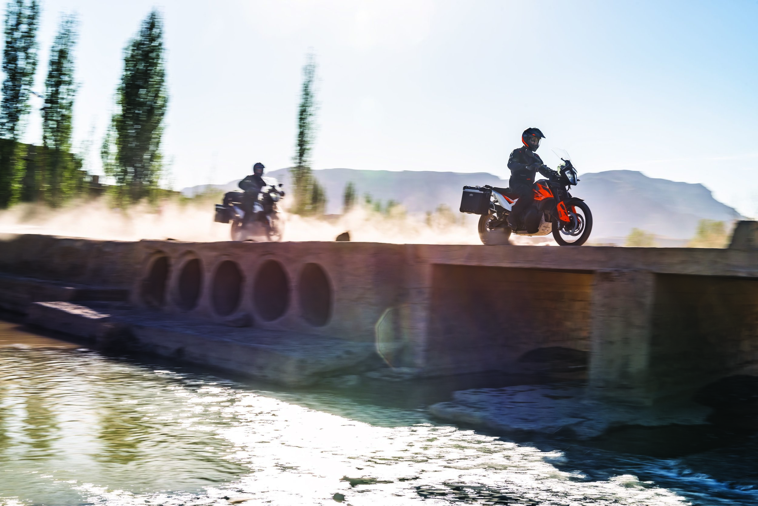 KTM 790 ADVENTURE_Action 10.jpg