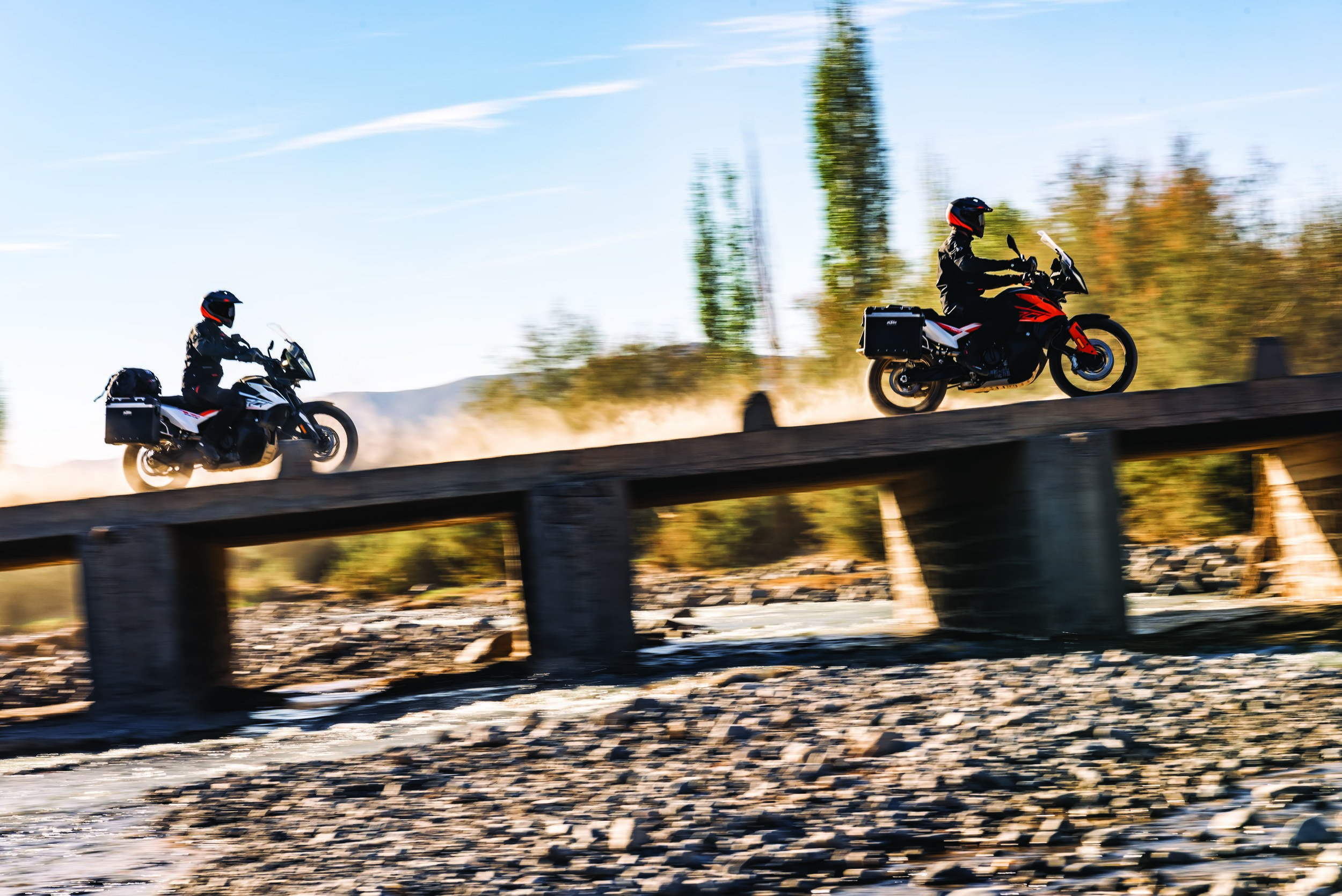 KTM 790 ADVENTURE_Action 11.jpg