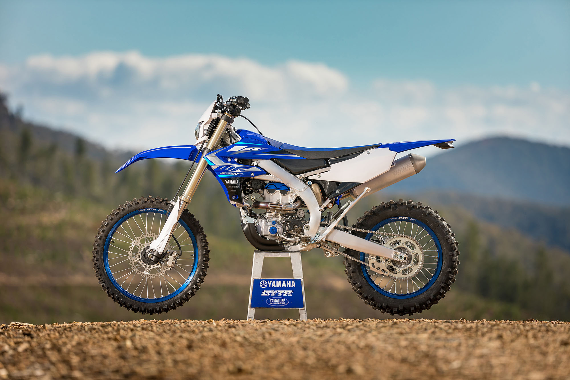 20_WR250F_Team Yamaha Blue_Beauty_017.jpg