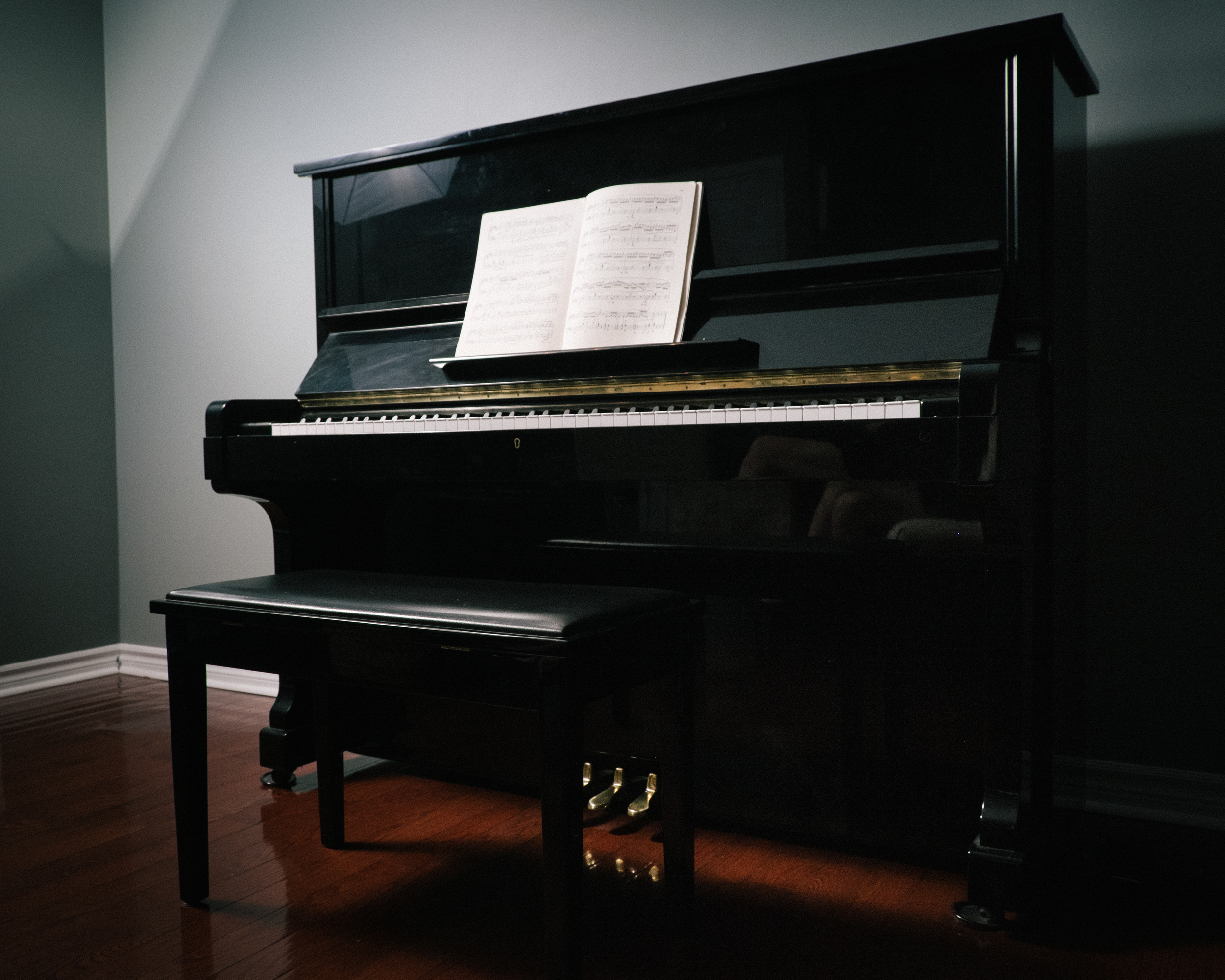   Piano Lessons &nbsp;by Amy Valyear,&nbsp;BMus, MYCC, RMT.   Contact     