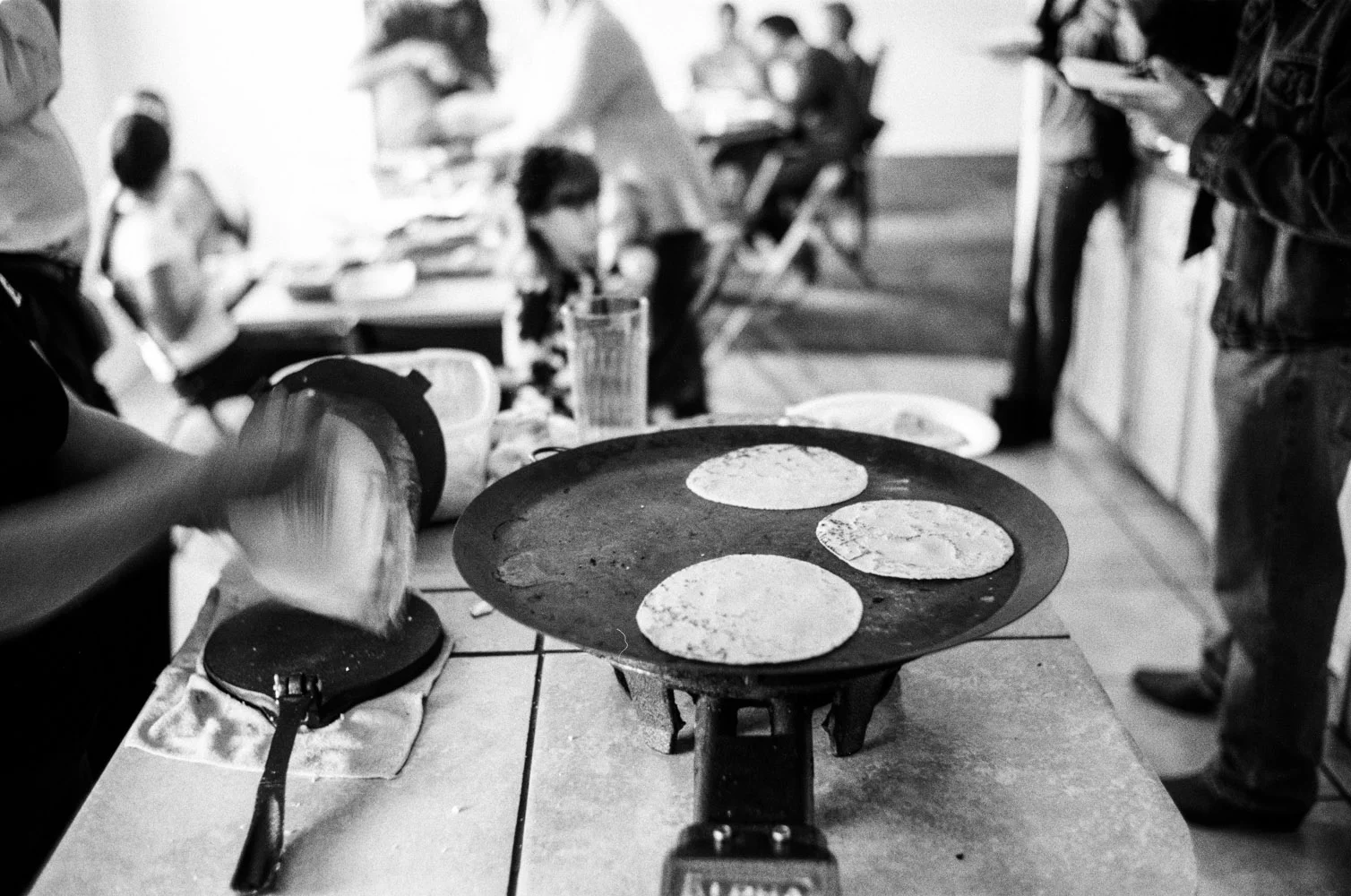 chela_making_tortillas_2.jpg