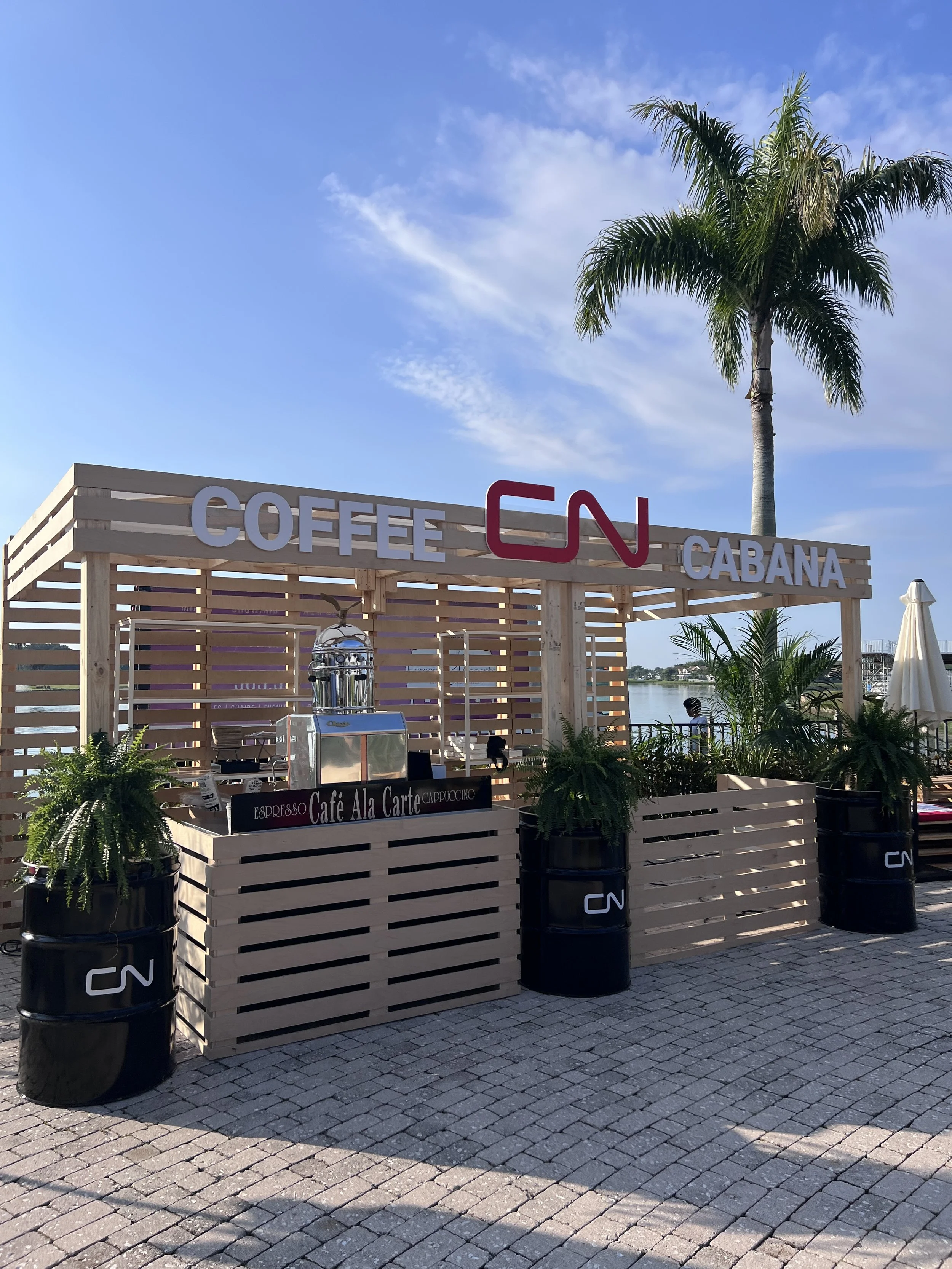 Pallet bar for rent in Miami