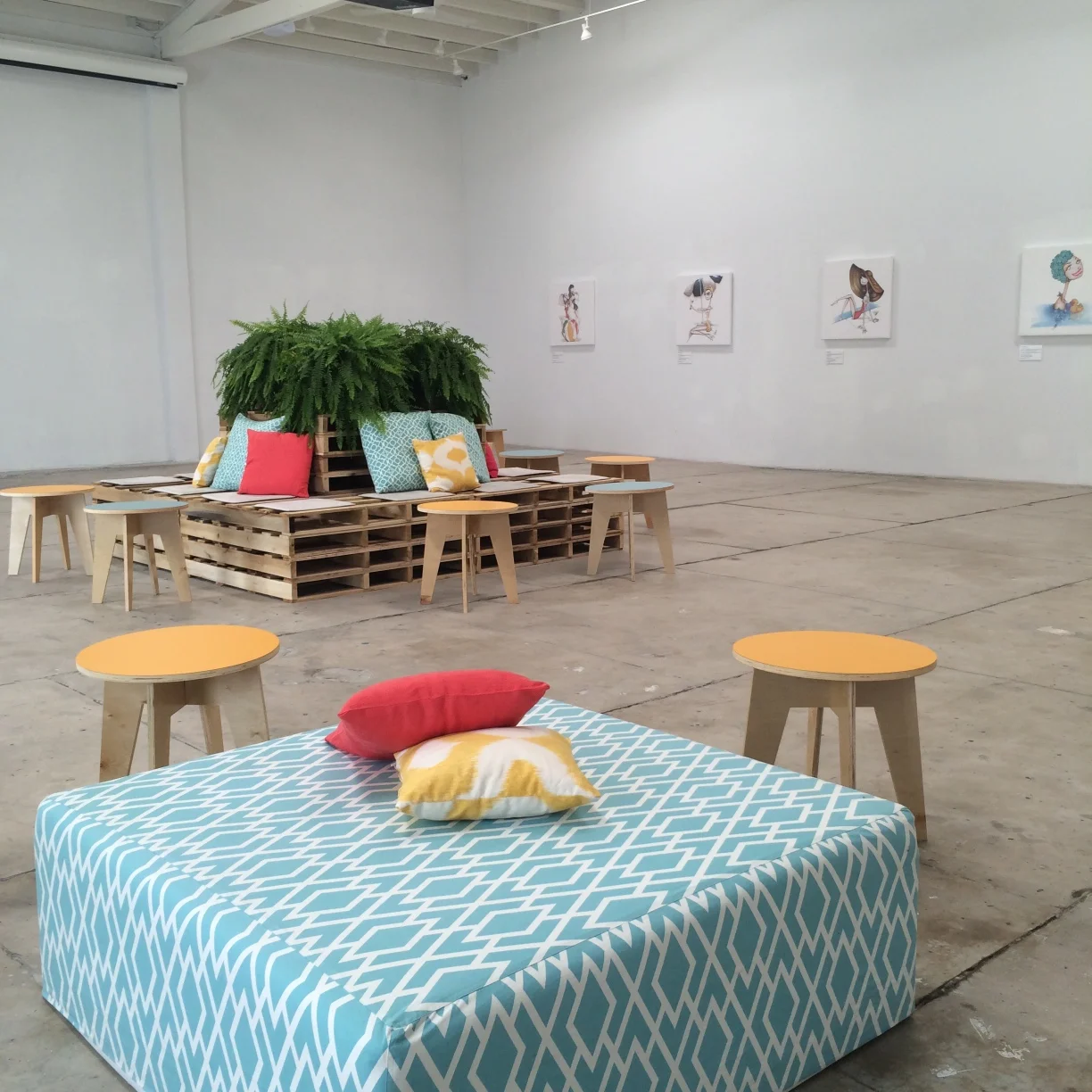 wood-pallet-lounge.jpg