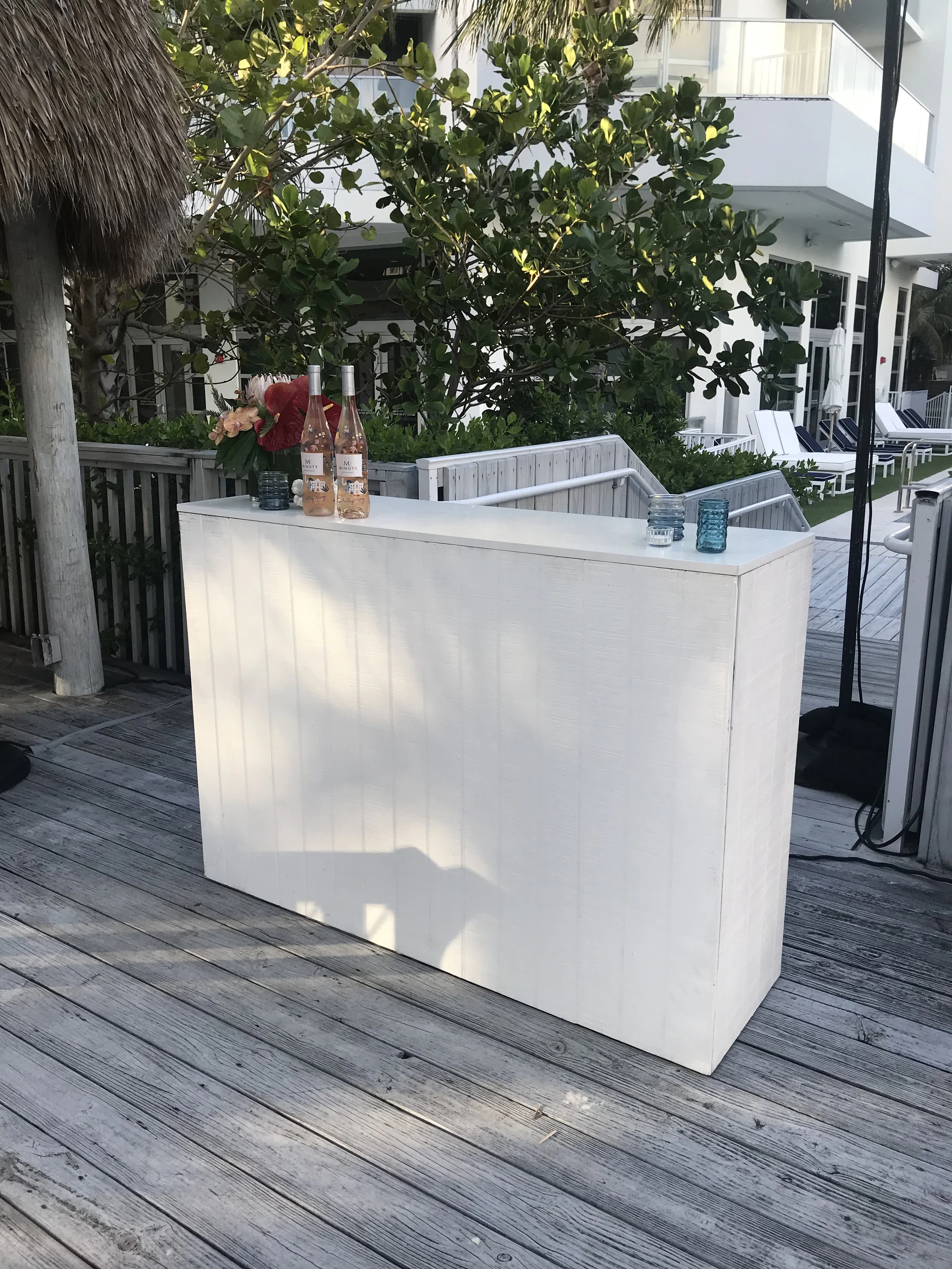 white-panelled-bar.jpg