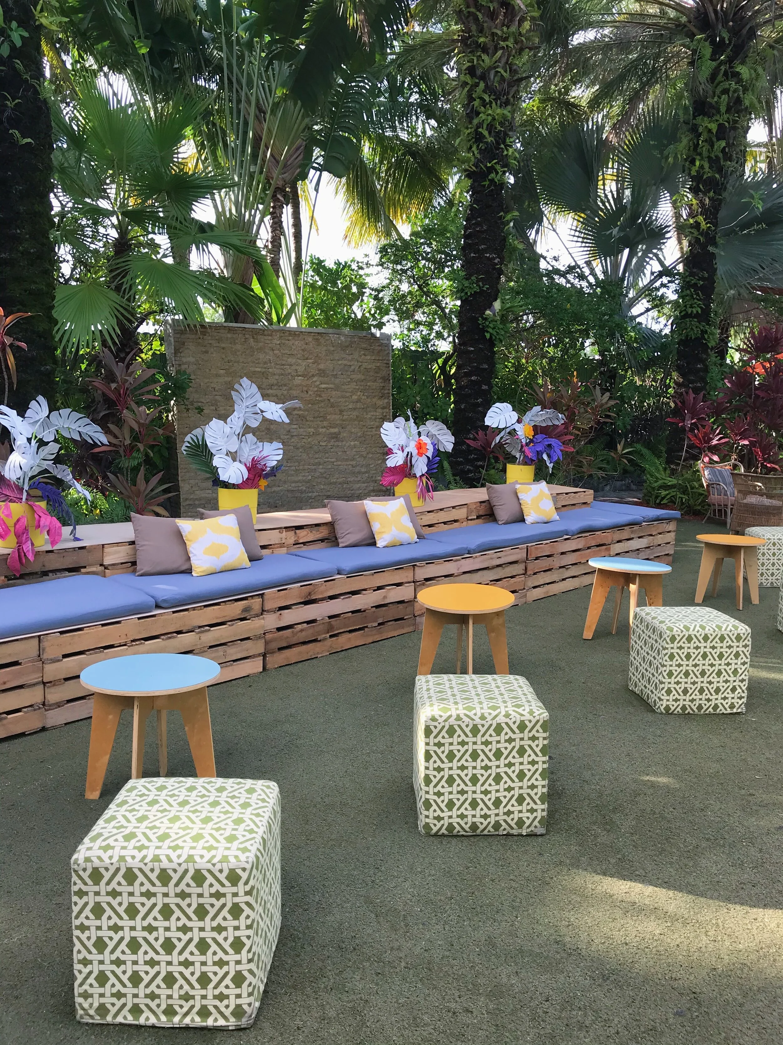 Pallet furniture for a social event in Miami
