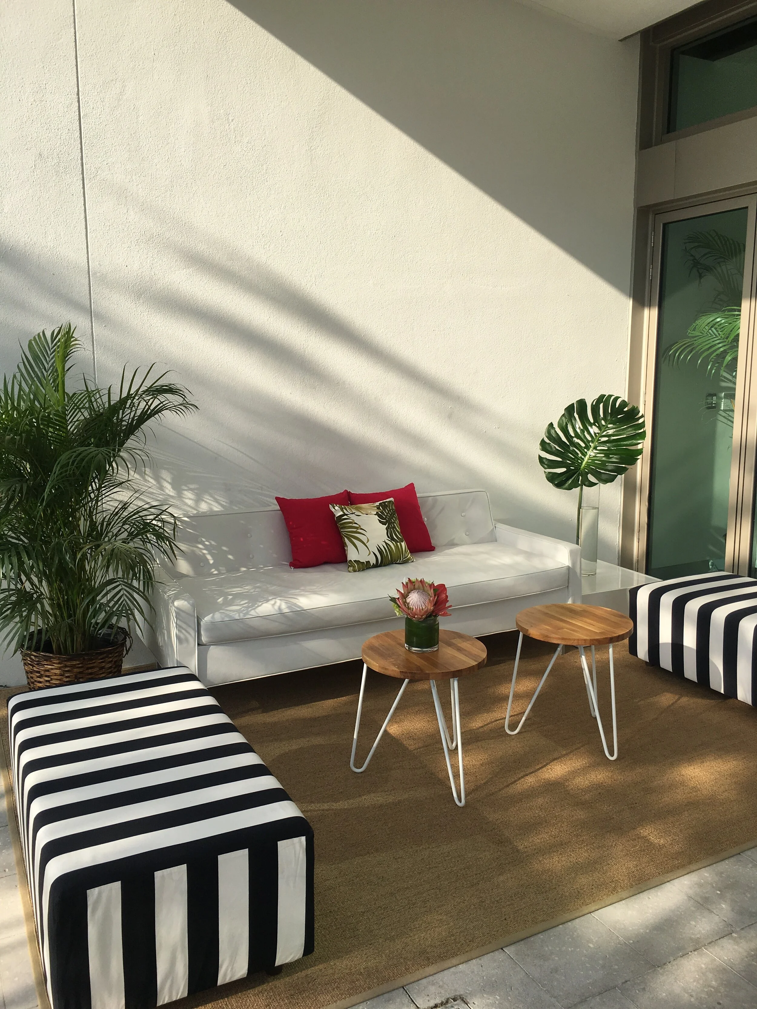 modern lounge furniture rentals for events in miami. hospitality suite lounges, VIP lounges, conference lounges in miami.