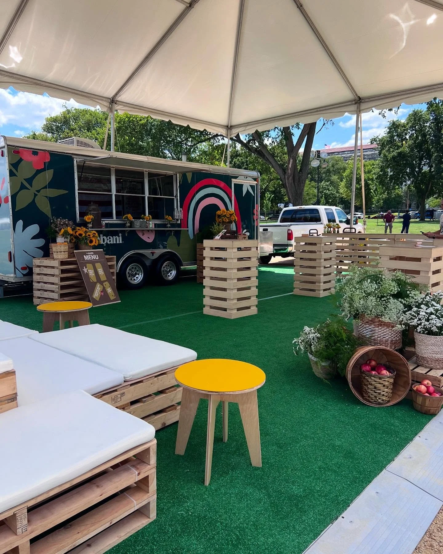 Chobani needed our Pallet Furniture and so we delivered! Pallet Lounges, highboys, bars, and counters for their pop up activation at the Great American Farmers Market 🧑&zwj;🌾👩&zwj;🌾
.
.
.
.
#eventfurniture #palletfurniture #eventrentals #eventpla