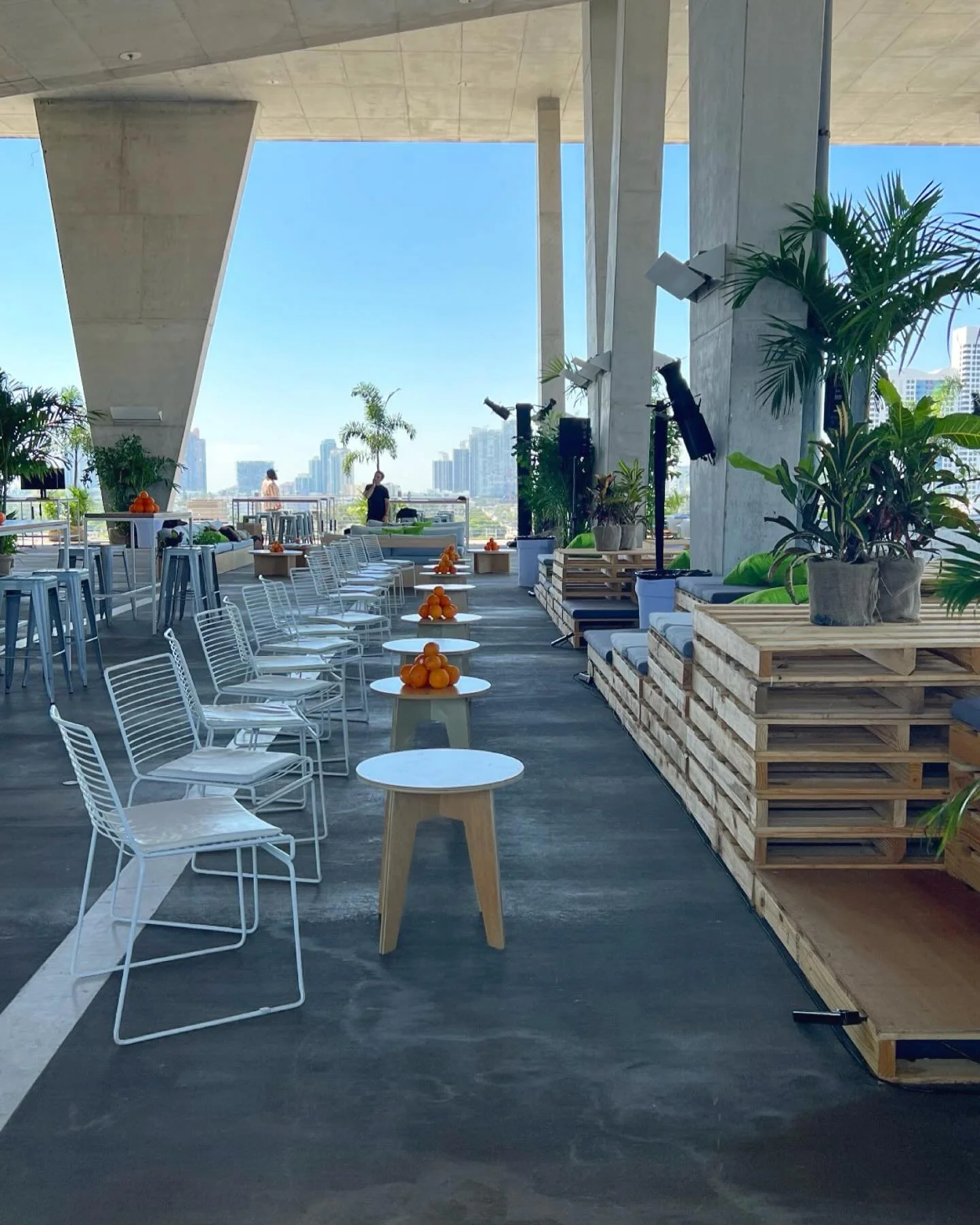 Endless conversations&hellip;.endless connections ✨
Our Pallet furniture, Wire chairs, and Flattered coffee tables create a long, linear seating arrangement along the columns of the beautiful @eventspaceat1111 for a corporate summit.
Nothing beats th