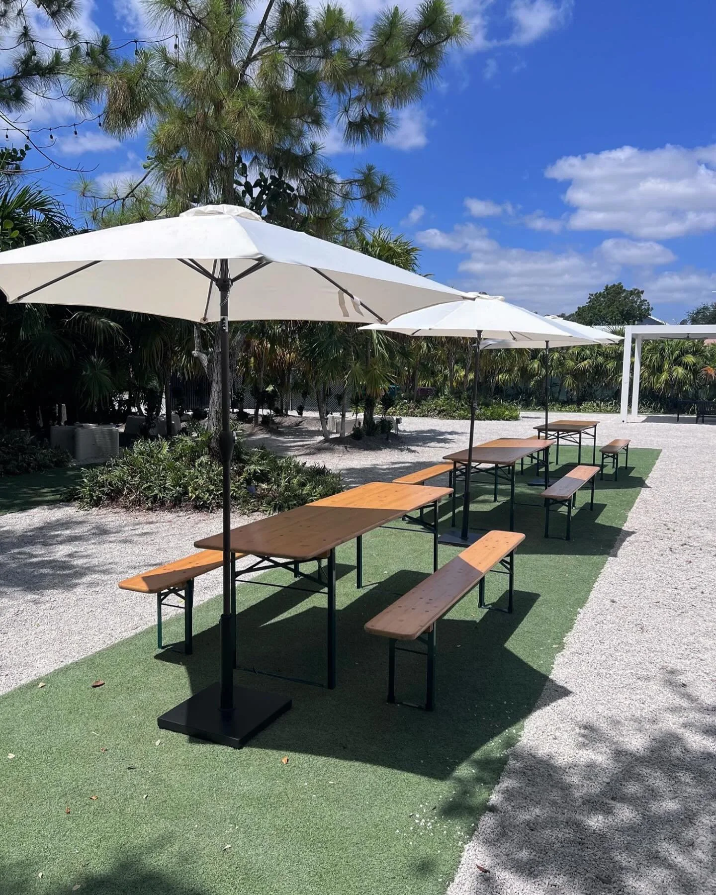 Beer Garden Tables + White Umbrellas under the hot Miami sun ☀️ 
.
.
.
.
.
.
.
.
#eventfurniture #miamievents #eventrentals #eventdesign #outdoorfurniture #corporateevent #meetingsandevents