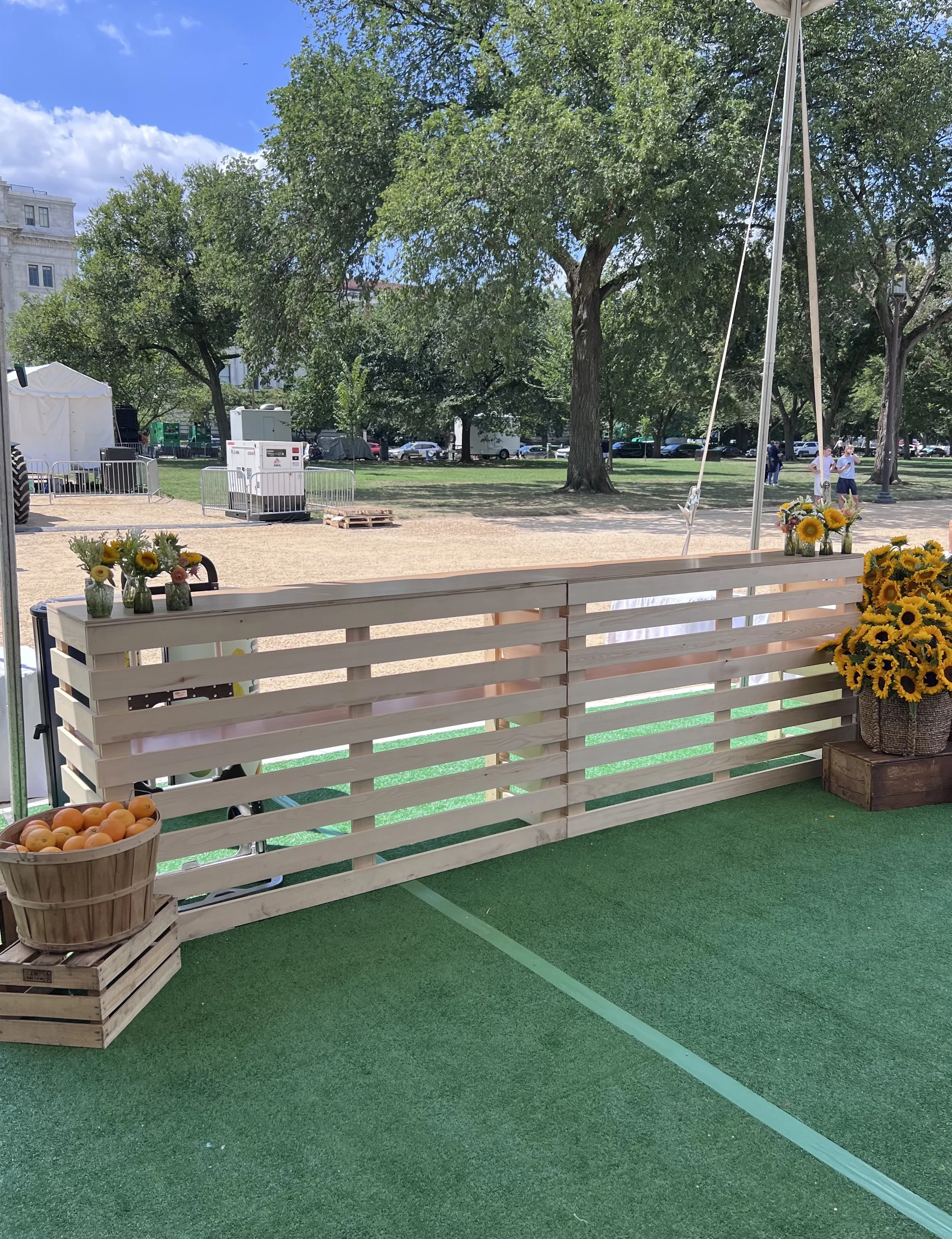 Pallet Bar at Farmers market.jpg
