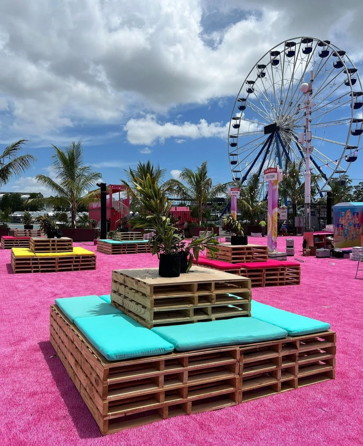 Pallet Furniture Rental New York, Austin, Miami & Las Vegas