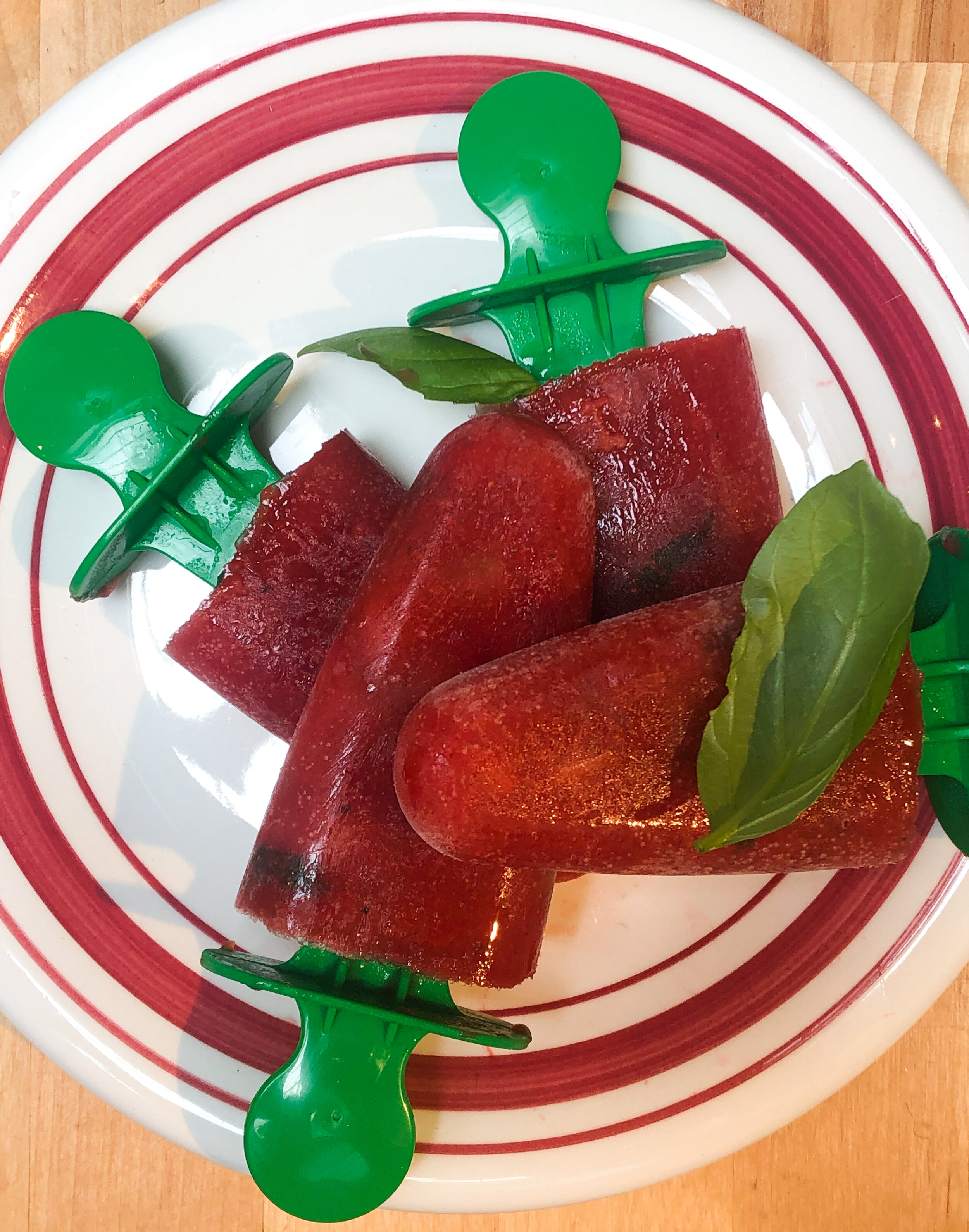 STRAWBERRY CUCUMBER BASIL POPSICLES 🍓🥒🌱🍭
