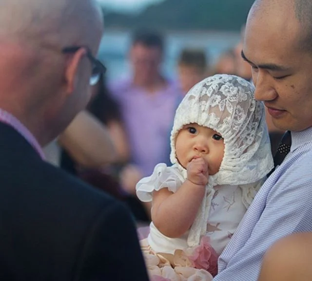 A little wedding guest. Loved her lace bonnet and sweet expression. #kidsatweddings #byronbayweddingphotographer #oliviatexierphotography #candid  (at Clarkes Beach, Byron Bay)