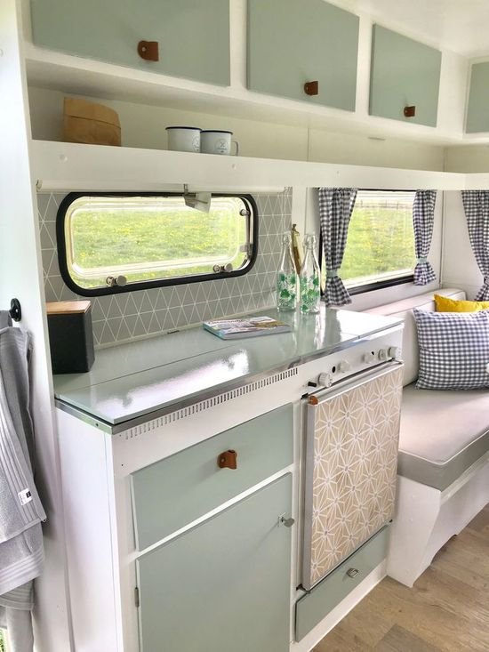 Caravan Kitchen 2be9a69ad0e00746a0466def83fff032.jpg