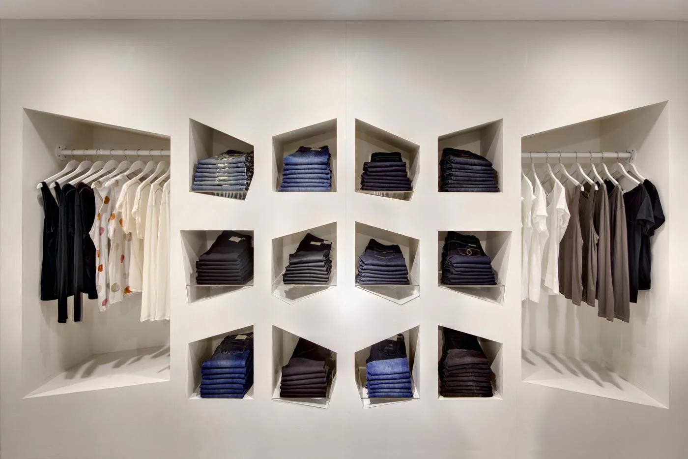 Sass & Bide Store in Australien. Unerwartete visuelle Elemente sind die Antwort auf emotionale und ästhetische Bedürfnisse des Kunden.