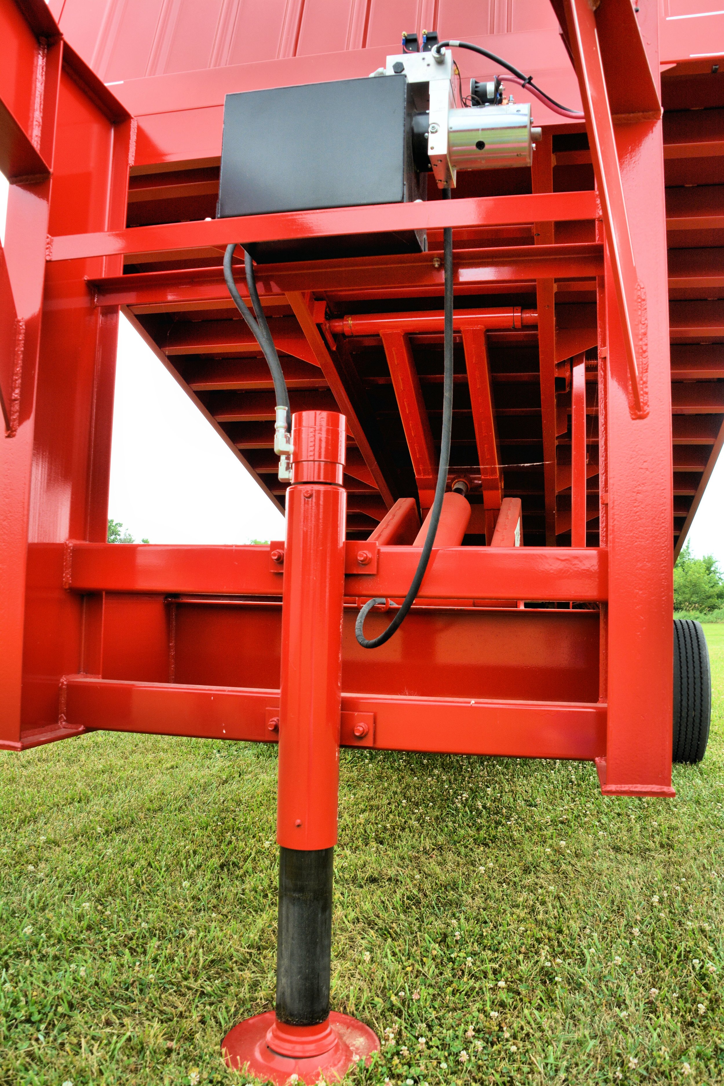 2015 Donahue Grain Dump Trailer 017.JPG