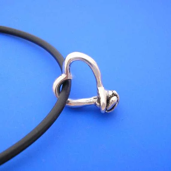HandsPrayingPendantss570.jpg