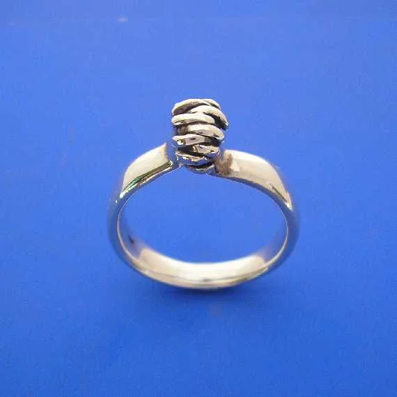 HandsPrayingRing570.jpg