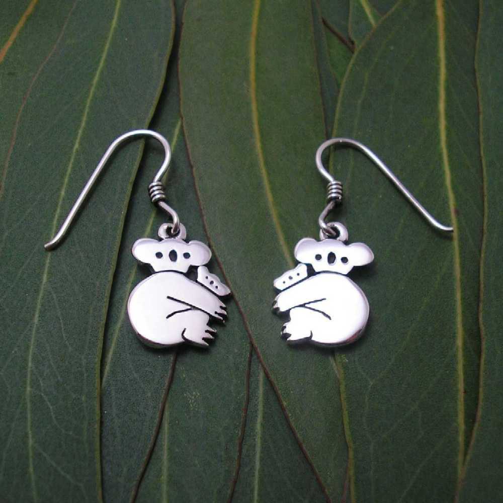 KoalaOnGumLeaf.JPG