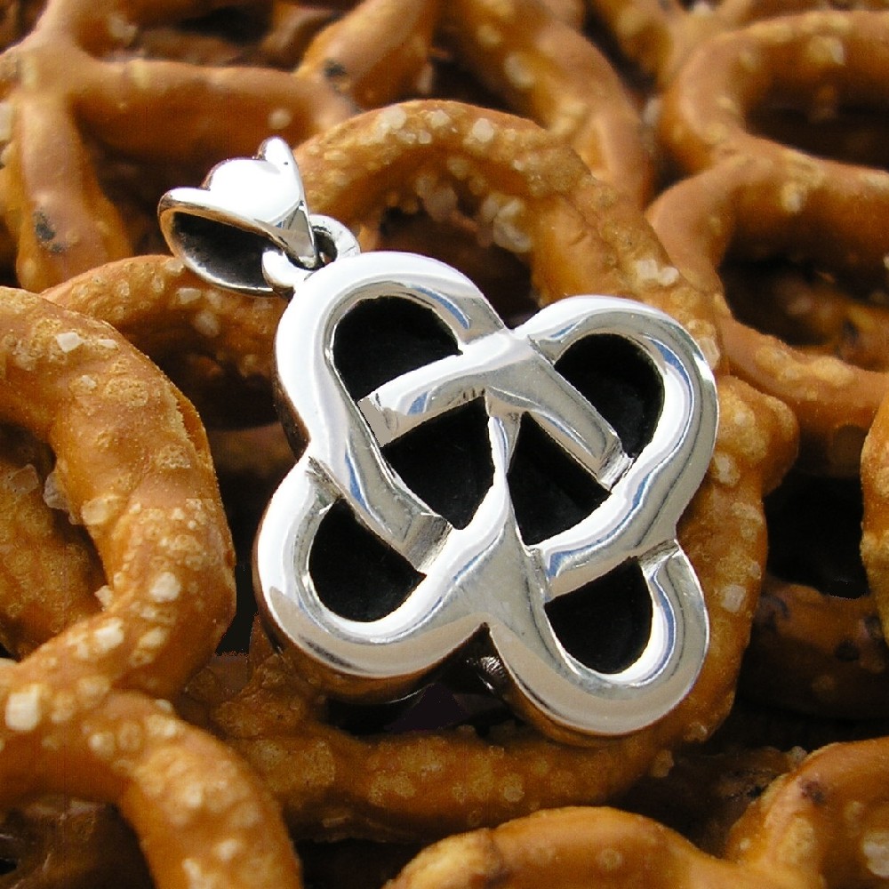 LovePretzelOnPretzelsss1000.jpg
