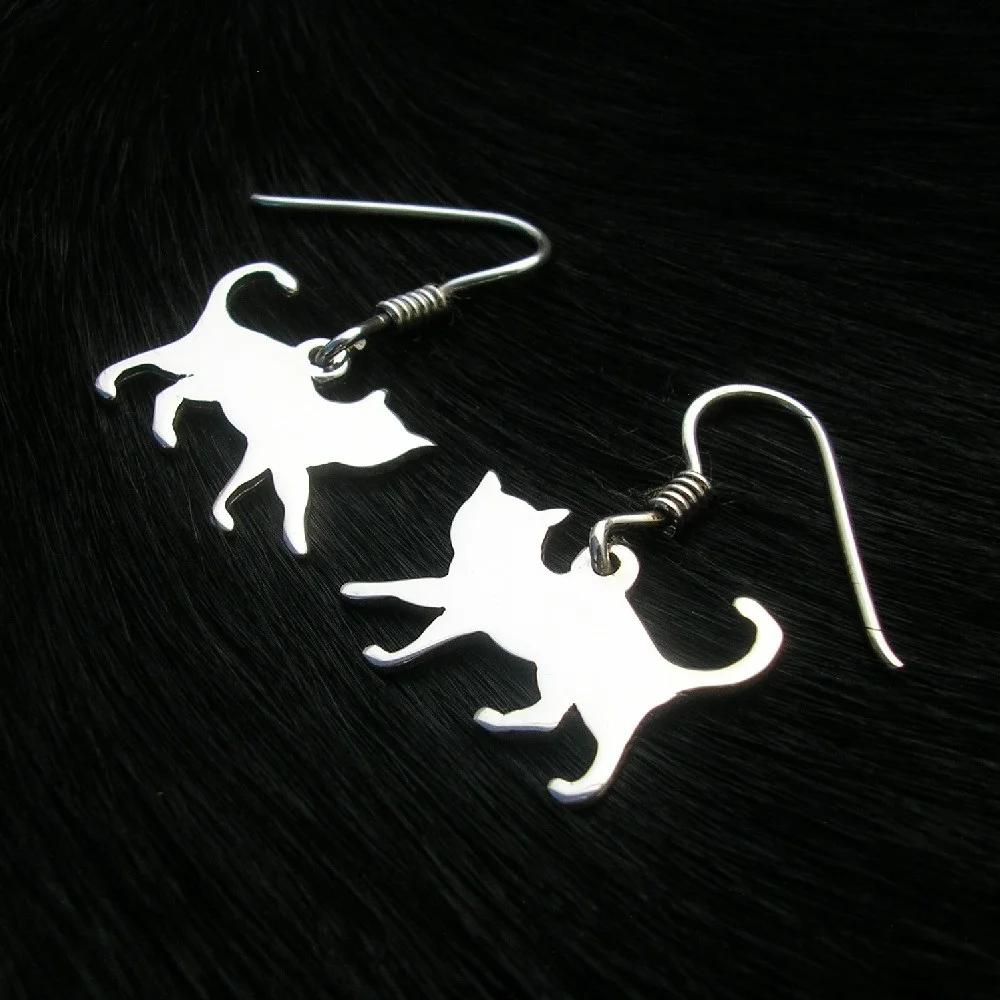 CatWalkingEarringsss1000.jpg
