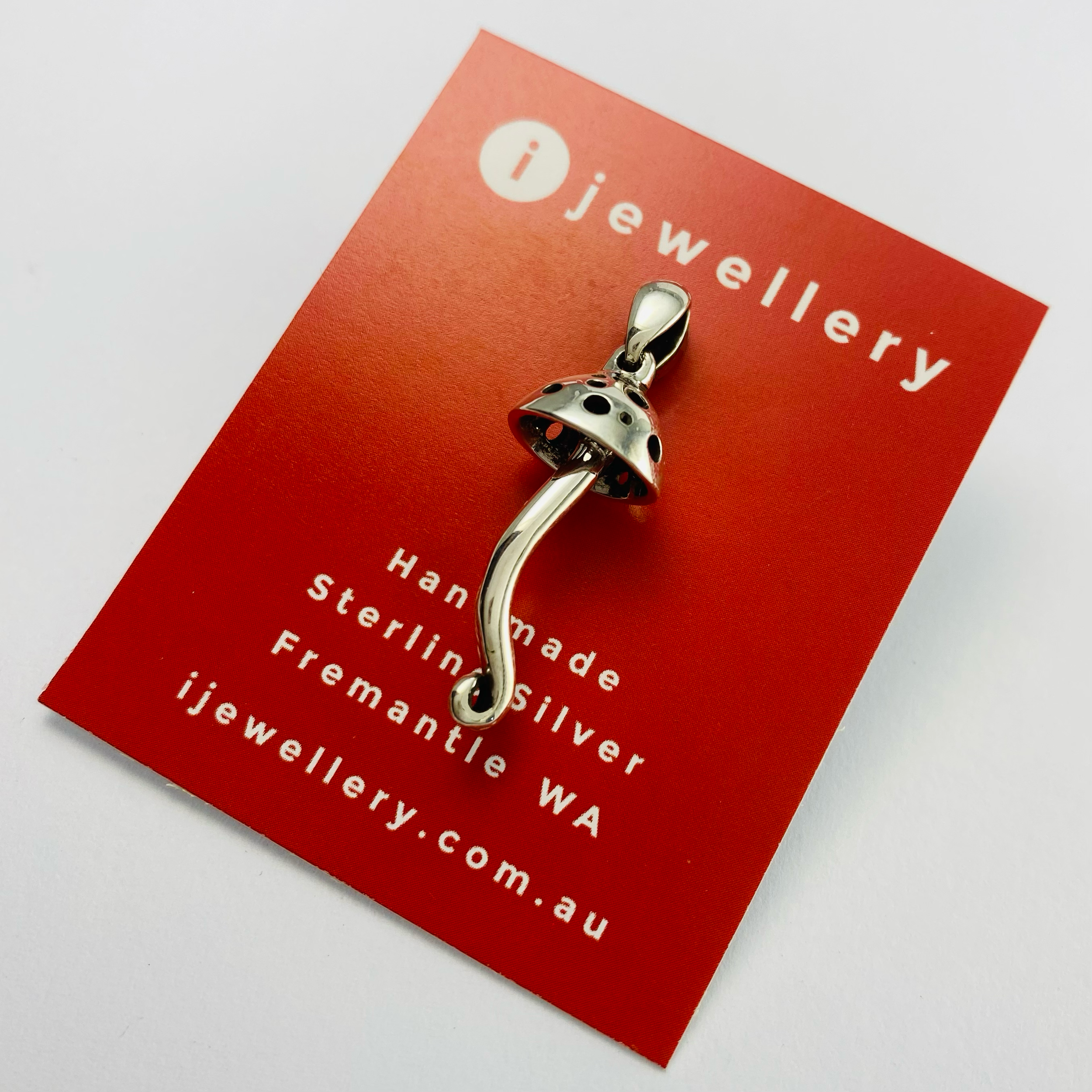 Mushroom Pendant Spotty (3).PNG