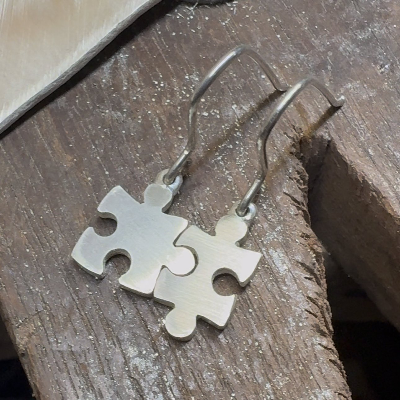 Jigsaw Earrings Construction.png