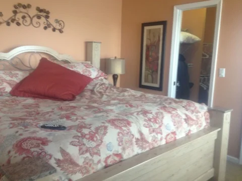 Master Bedroom-1.JPG