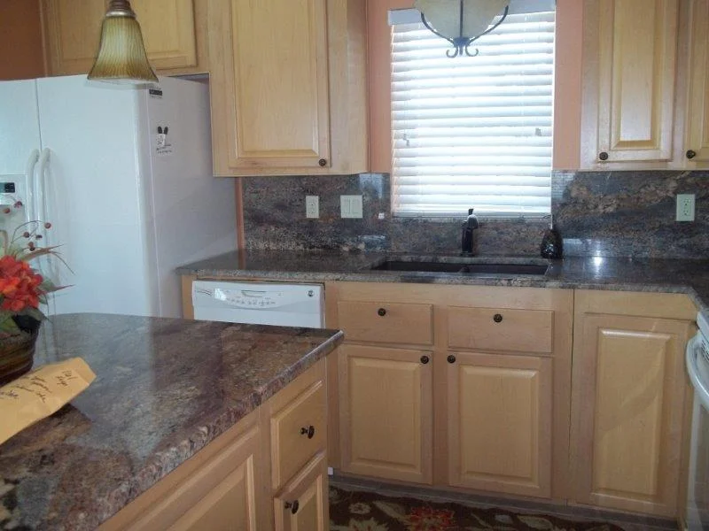 Kitchen-1.JPG