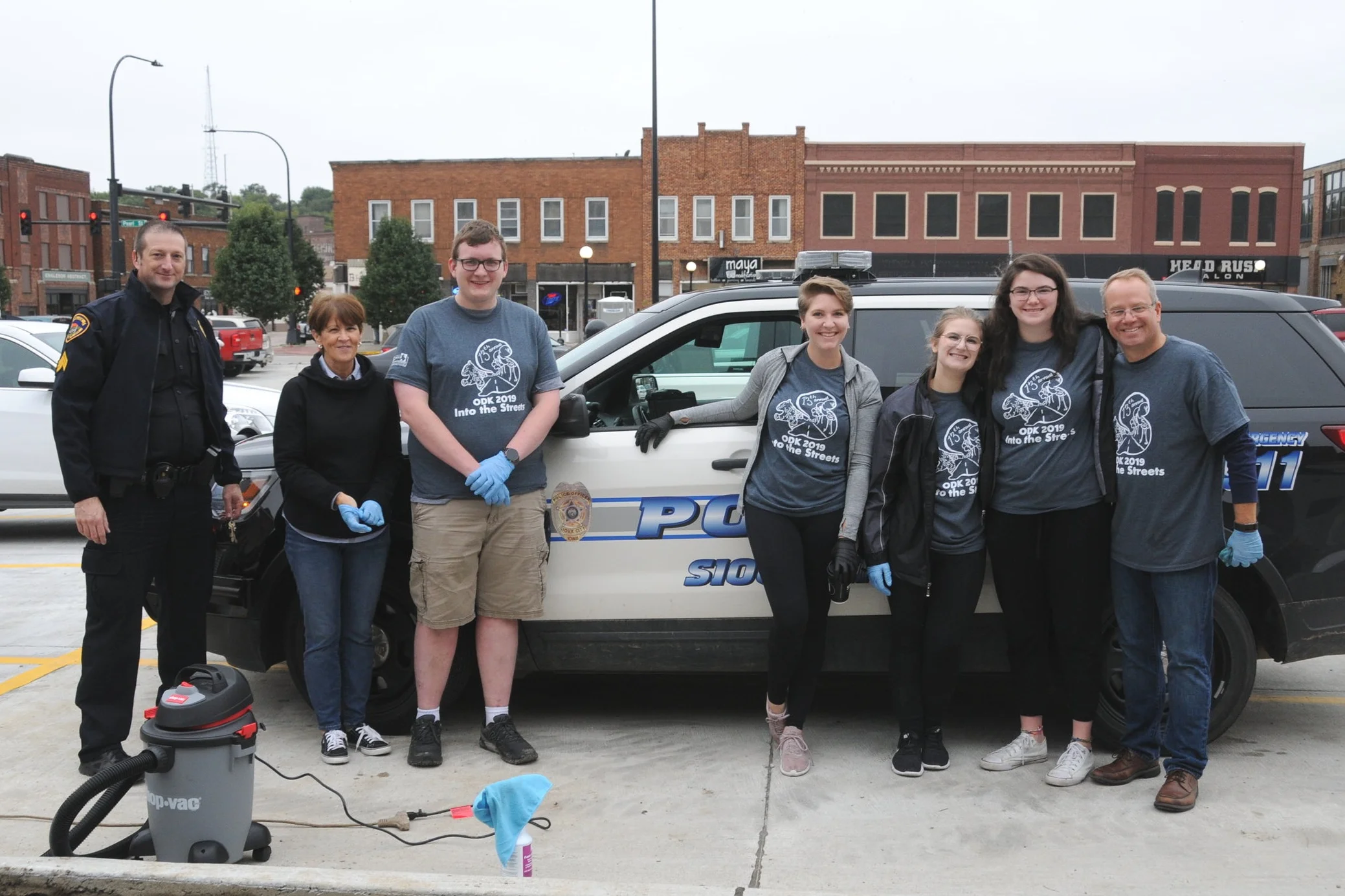 Morningside College students volunteer at SCPD