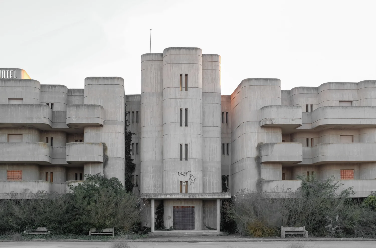 Hotel Claridge. This beautiful Bauhaus like architectural eye-candy is now abandoned.