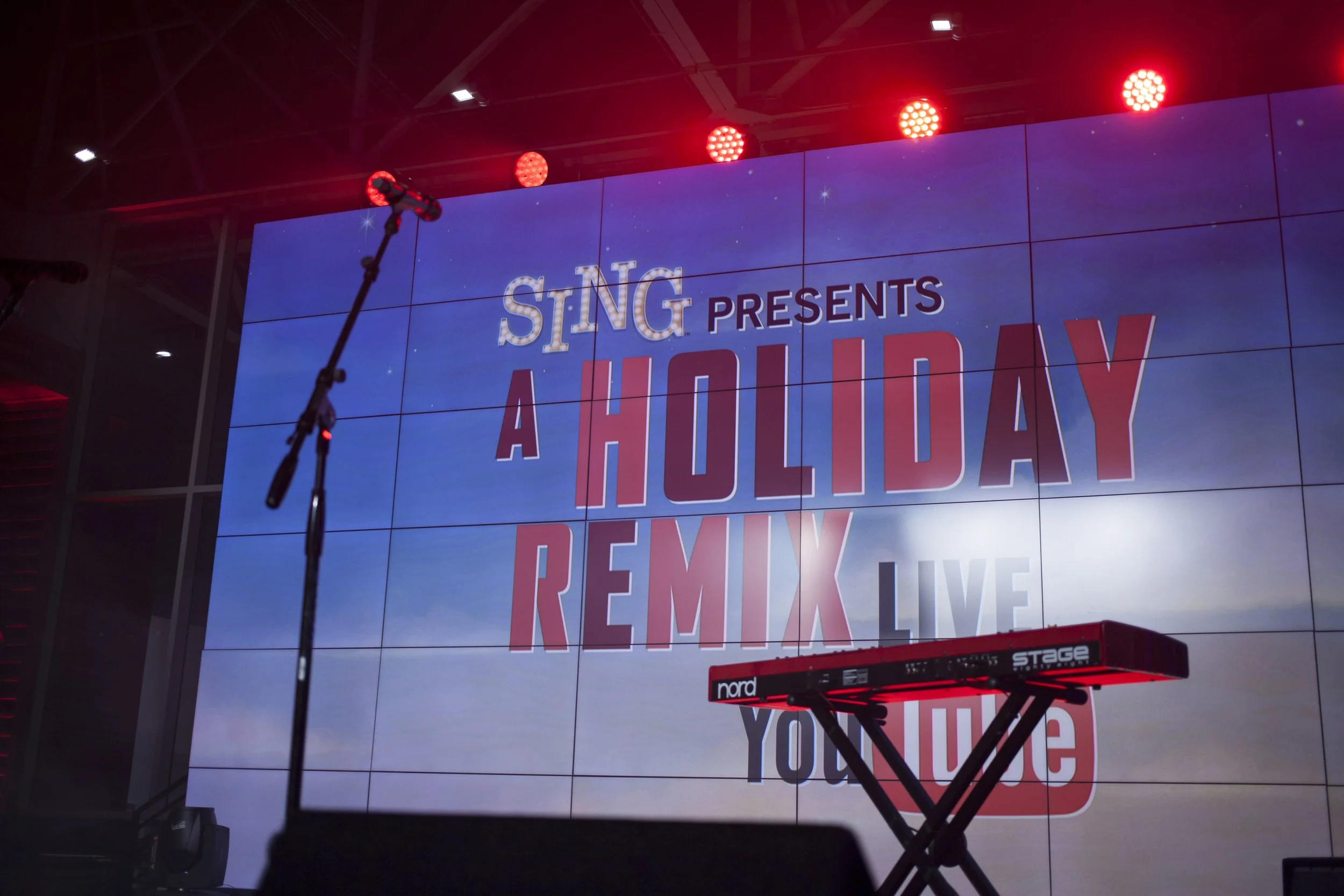2. SING_HOLIDAY_REMIX_LIVE_YOUTUBE_47-min.JPG