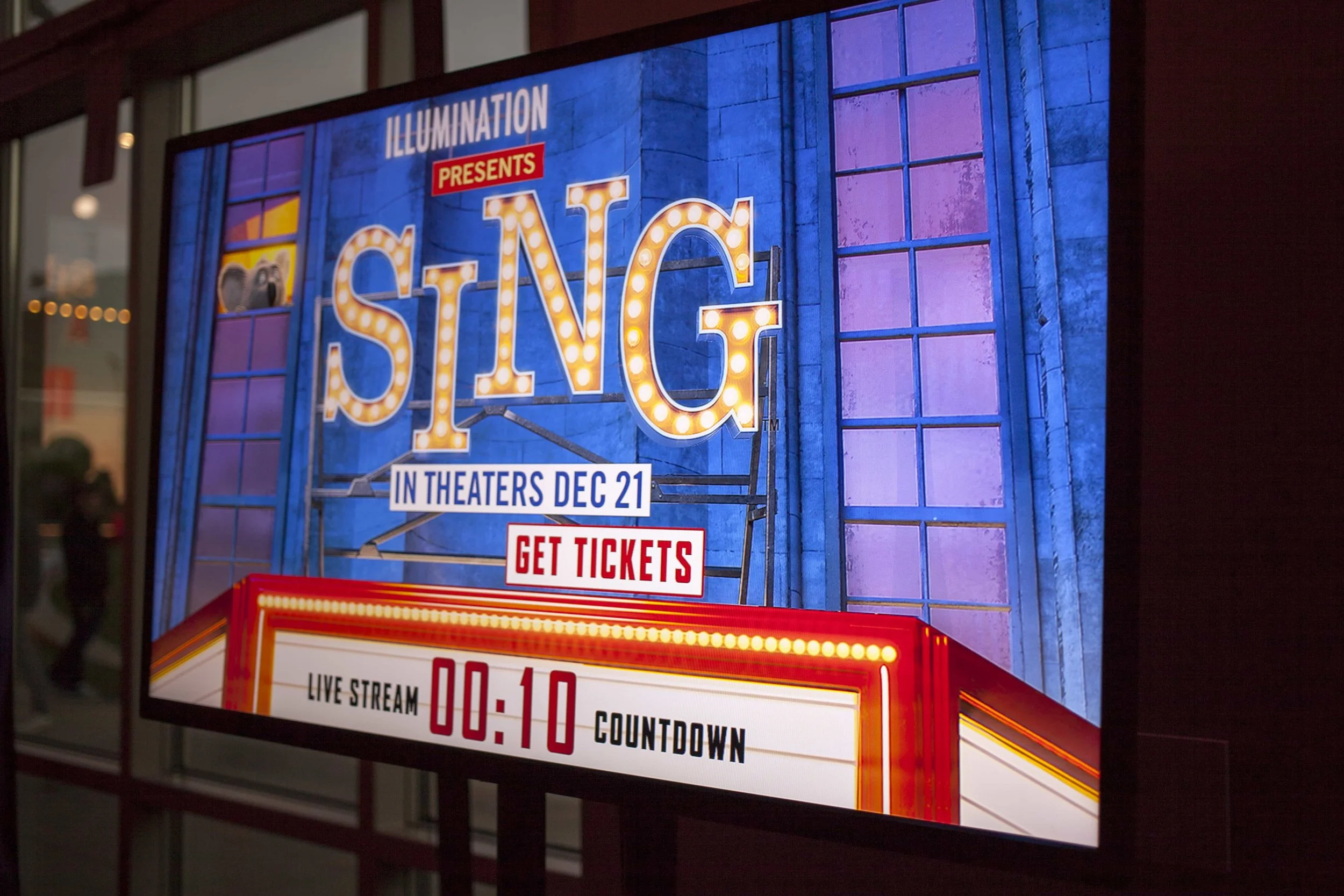 3. SING_HOLIDAY_REMIX_LIVE_YOUTUBE_74-min.JPG