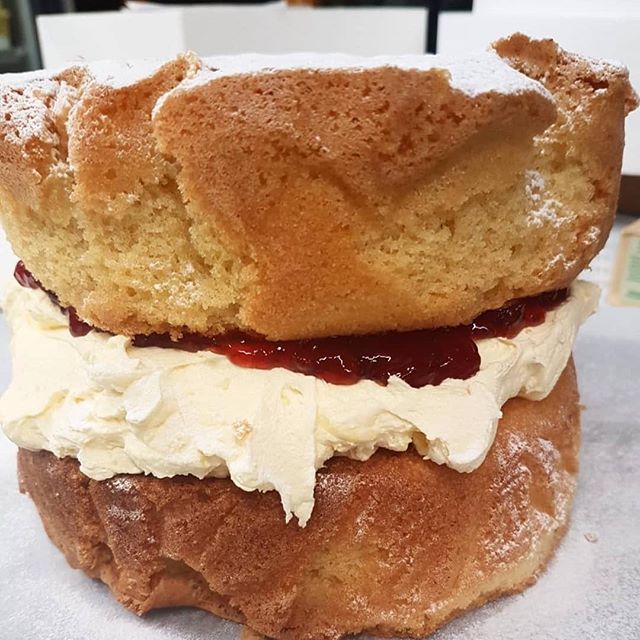 We are welcoming delicious cakes from @theburridgefamilybakes in the Quarterdeck as of today! ⠀
⠀
🍰 Traditional Victoria sponge ⠀
🧁 Coffee and Walnut ⠀
🍰 Lemon Drizzle ⠀
⠀
Which one is a bit of you? ⠀
⠀
These tasty delights will be served daily 10