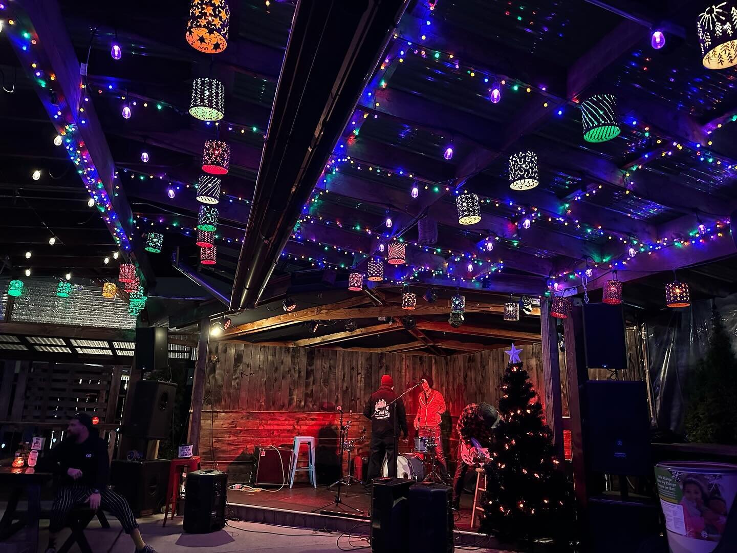This place is f-ing awesome.  @timstavernseattle 8Pm kickoff.  Purusa acoustic at 10.  Rain on the metal roof, hot toddies in the airstream, heaters on, rock and roll.  #fridaynight #seattle #livemusic #timstavernseattle #getout
