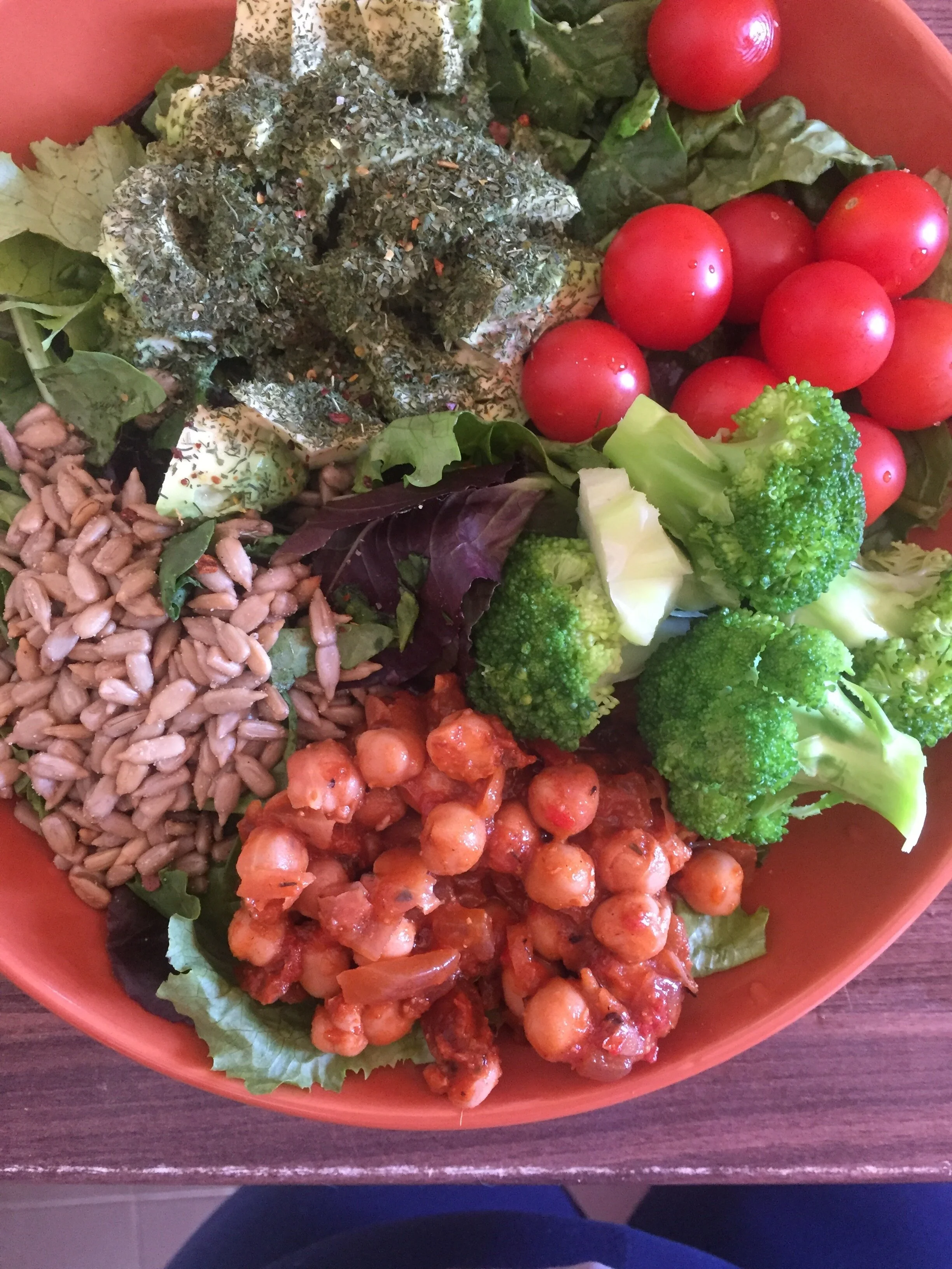  Spiced Chickpeas  Steamed Broccoli  Sunflower Seeds  Avocado  Cherry Tomato  Mixed Greens 