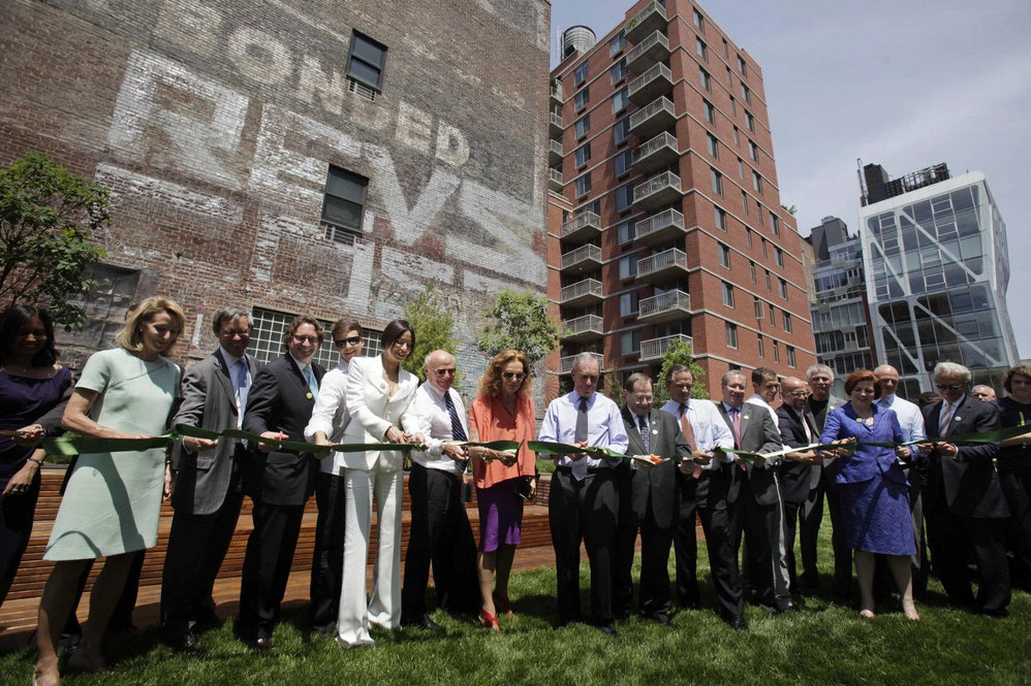 The High Line opening ceremony with mayor Bloomberg in the center