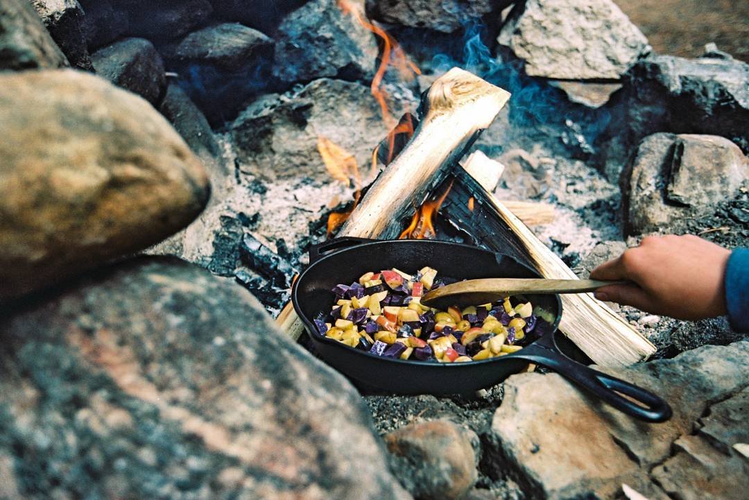 Back country cooking

Canon Eos-3
Portra 160