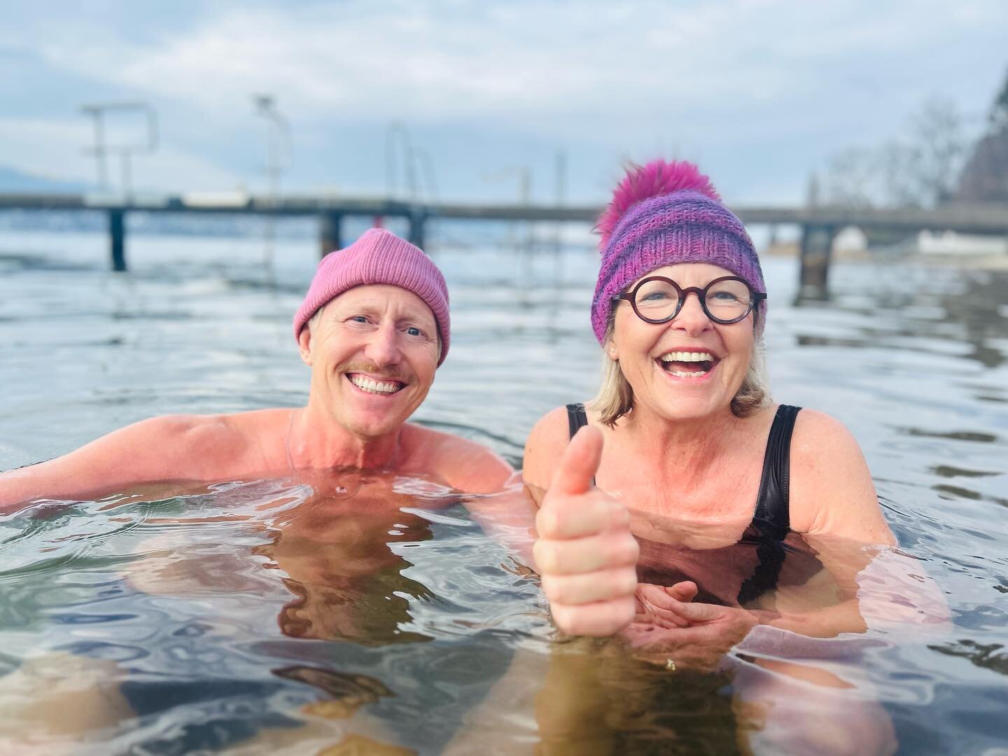 Wenn die Mama ihren Sohn zum Wim Hof Workshop inspiriert&hellip; Gemeinsame Abenteuer verbinden. 🔥❄️💫
N&auml;chster Workshop in der Strandbadsauna K&uuml;snacht unter www.jala.ch

#wimhofmethod #love #connectionmatters #relaxin2life #mentalhealth #