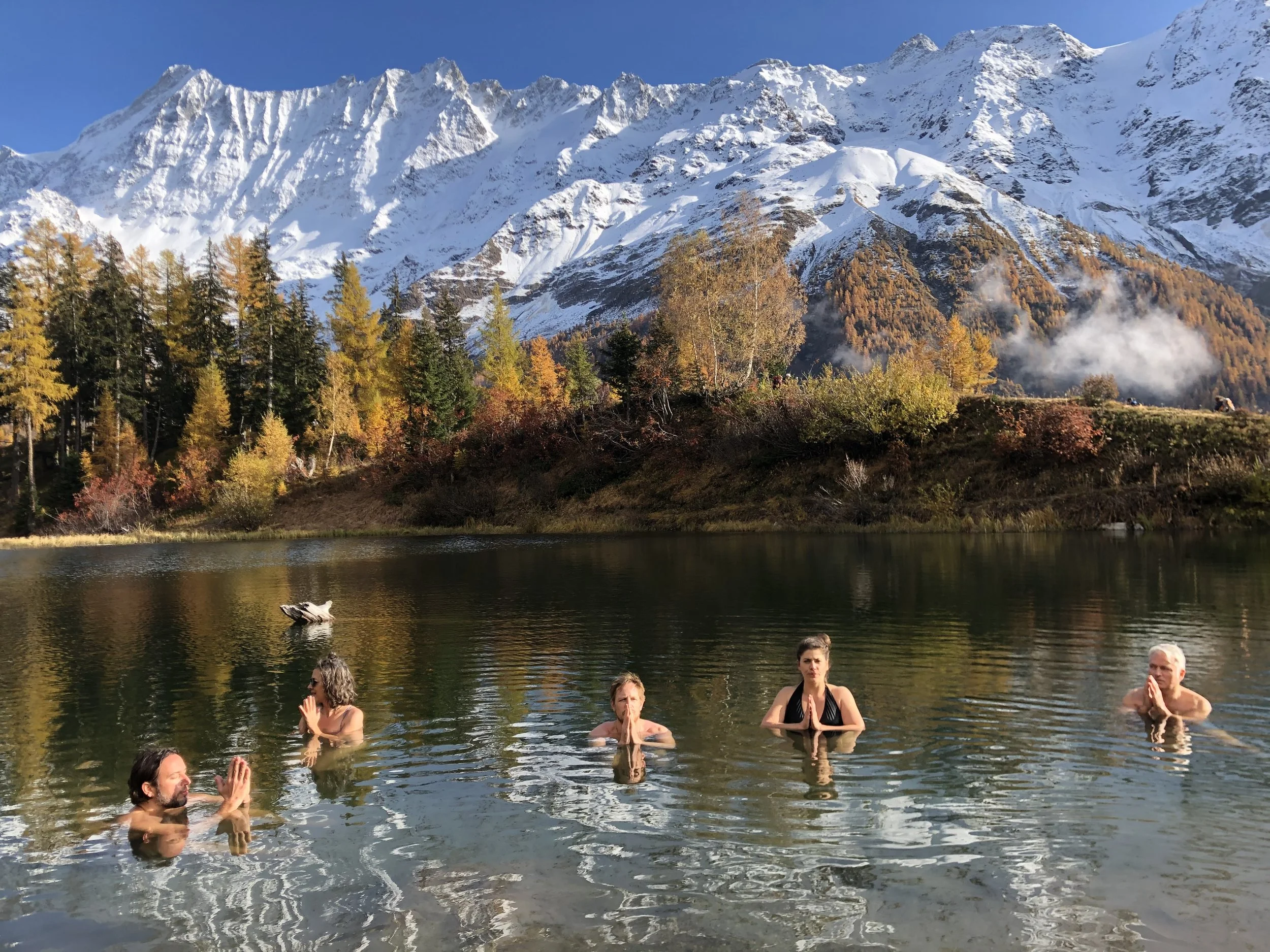 Eisbaden Team-Spirit im Bergsee