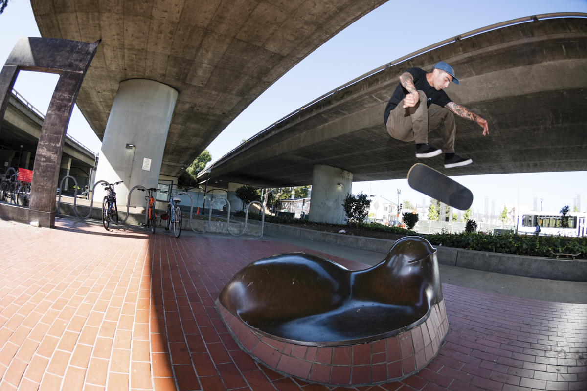 dan-plunkett_kickflip_BART-oakland-moricophoto-002.jpg