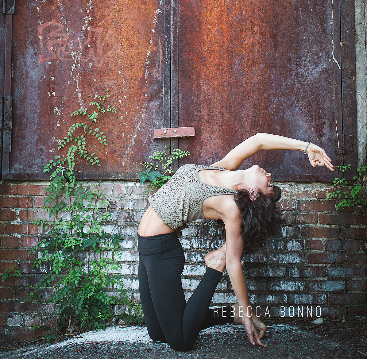 Atlanta_Yoga_Photographer.REbecca_Bonno_Photography_web-e1479421609385.jpg