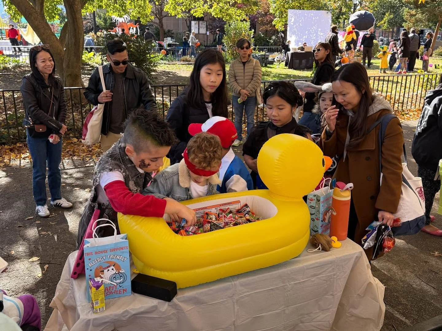 What a beautiful day!!! Thanks to everyone who came out and participated in our annual Trick or Treat event. More photos soon&hellip; @nycparks #halloween #trickortreat #lowereastsidenyc