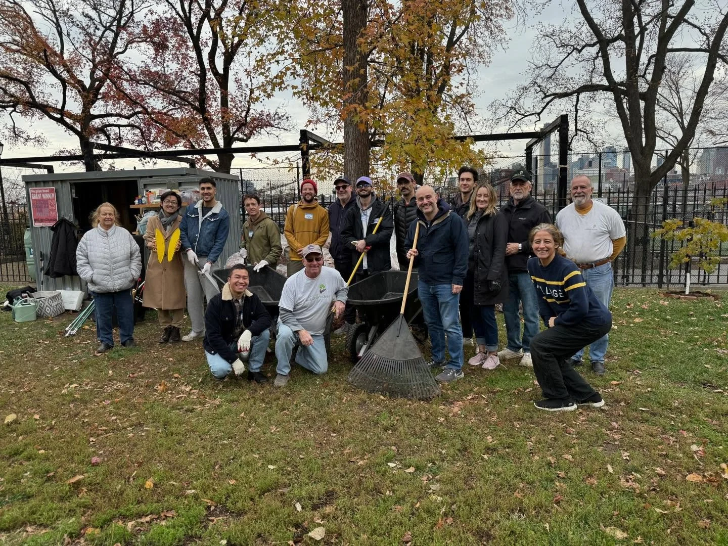 Thanks to the all the volunteers from @stuyvesanthighschool @bthsoutreach @bronx_science @gayforgoodnyc and all the local residents for a great park clean up today. We planted over 800 daffodil bulbs from @ny4p and two dozen other plants; aerated and